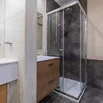 Appartamento Comfortable Flat Near Marques De Pombal Lisbona