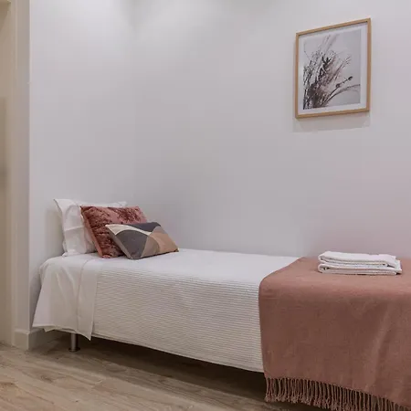 Apartment Comfortable Flat Near Marques De Pombal Lisbon