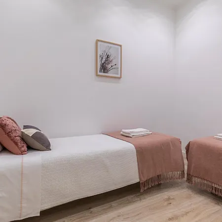 Comfortable Flat Near Marques De Pombal *