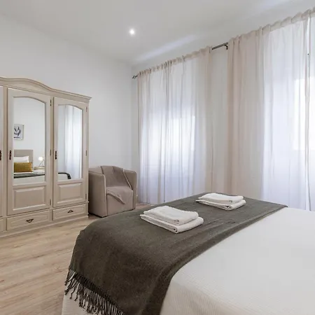 Comfortable Flat Near Marques De Pombal * Lisboa