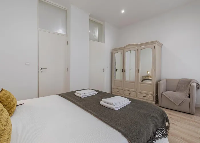 Comfortable Flat Near Marques De Pombal * Лісабон