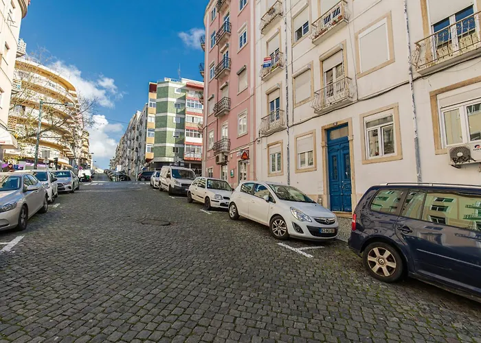 Comfortable Flat Near Marques De Pombal Лісабон