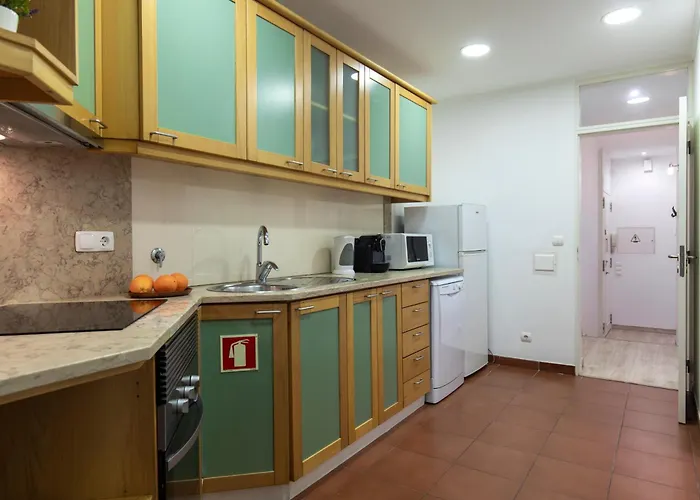 Comfortable Flat Near Marques De Pombal * Лісабон