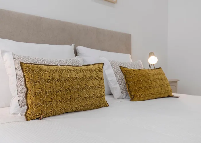 Comfortable Flat Near Marques De Pombal Апартаменти