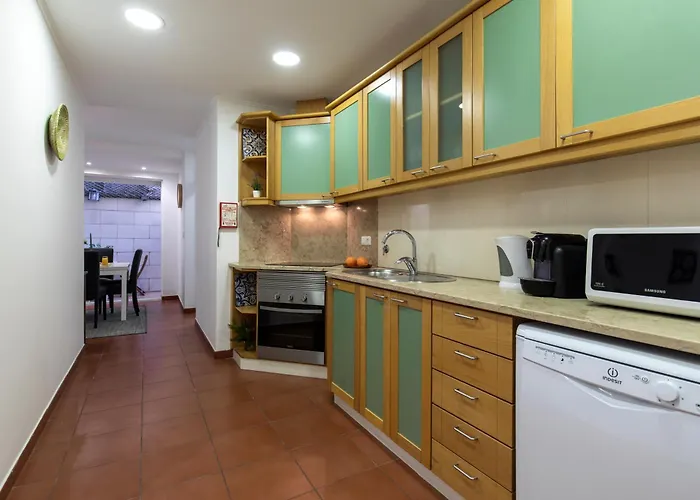 Comfortable Flat Near Marques De Pombal Апартаменти *