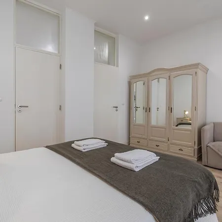 Comfortable Flat Near Marquês De Pombal * Lisboa