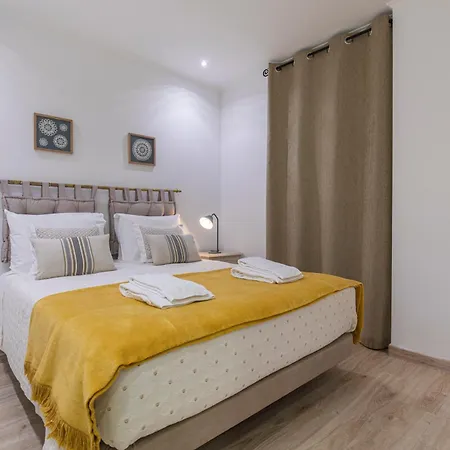 Comfortable Flat Near Marques De Pombal 아파트 리스본